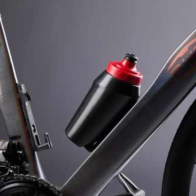 Uchwyt na bidon bidon magnetyczny EKOI Perf CAGE EVO 540 ml